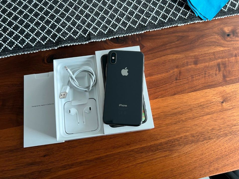 iPhone XS 64GB Top Zustand wie neu! in Gummersbach