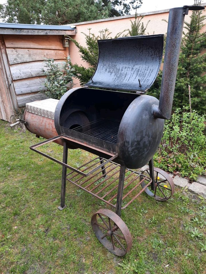 Smoker Grill kombiniert massiv BBQ Barbecue EM in Löwenberger Land-Nassenheide