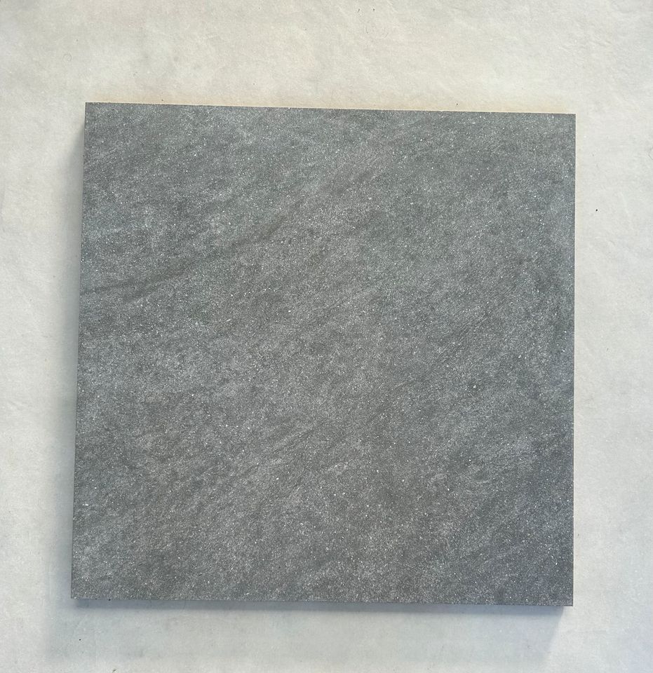 Terrassenplatte Grau 60x60 RECT. (20mm) R11 in Nienberge