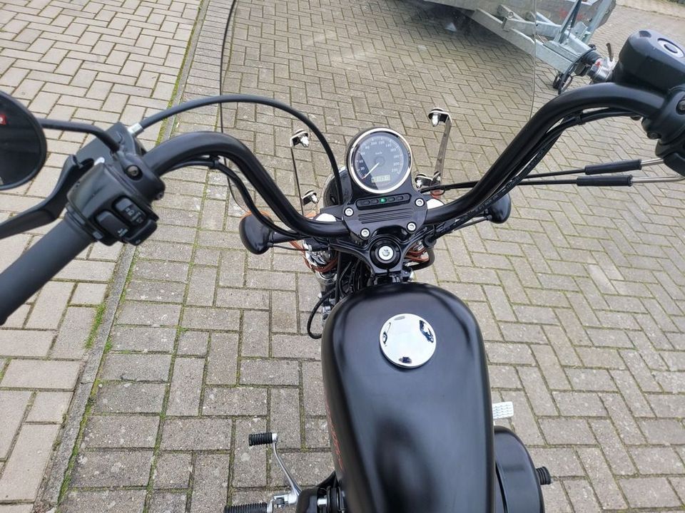 Harley-Davidson XL 1200 V SPORTSTER 72 SEVENTY TWO + HELM in Bawinkel