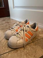 Adidas Superstar sneaker Turnschuhe Niedersachsen - Emmerthal Vorschau