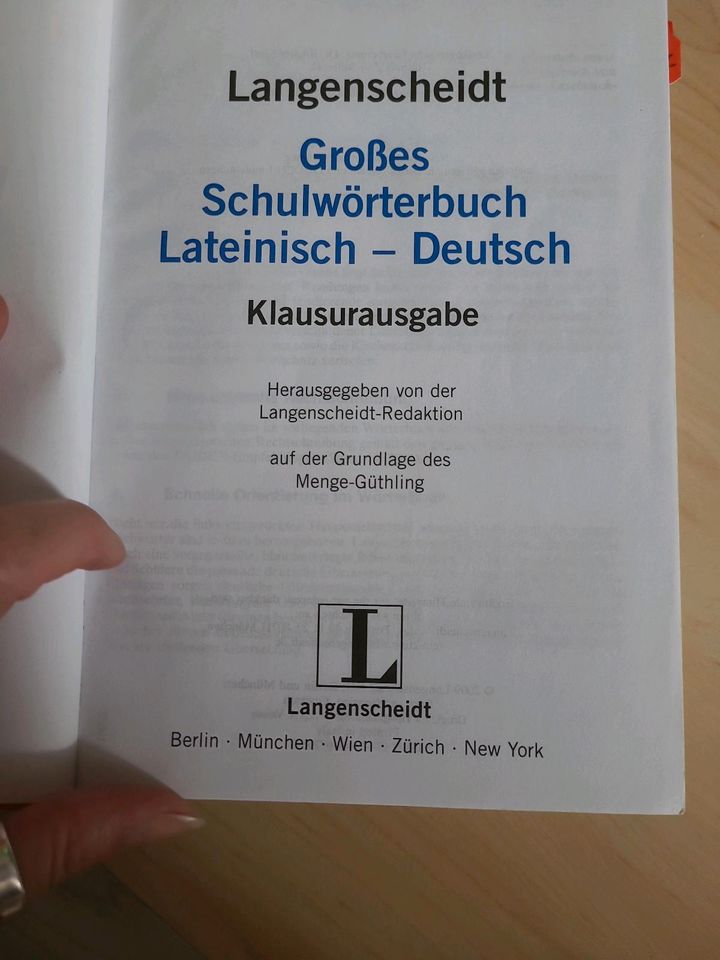 Langenscheidt Großes Schulwörterbuch Latein Deutsch Klausurausgab in Metten