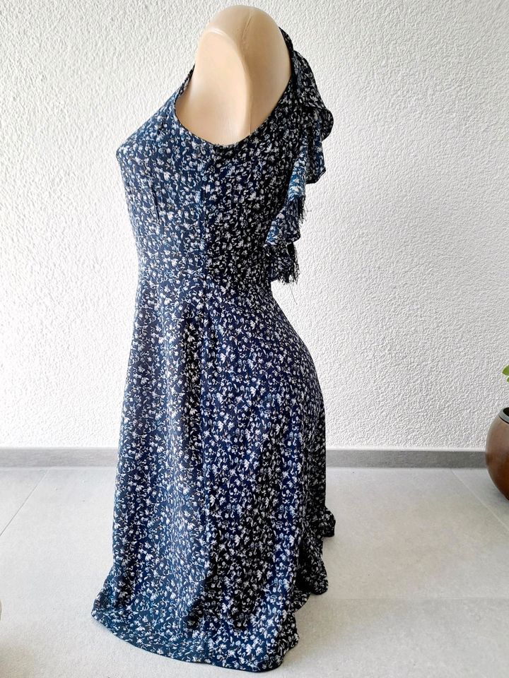 Farina × na-kd Blümchenkleid Gr. XS Farina Opaku in Stuttgart