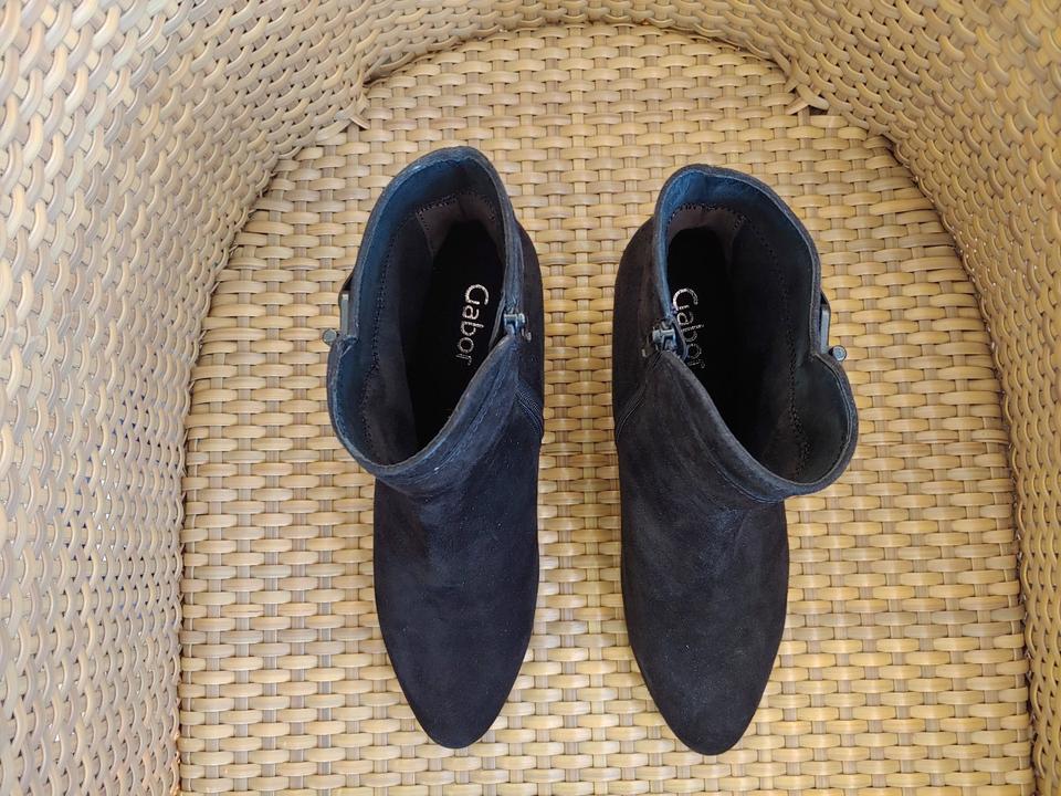 NEU * Gabor Stiefelette Gr. 41 (7 ½) mit Zierschnalle Velourleder in Bernau