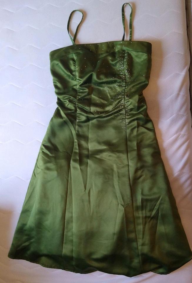 (Abi-)Ballkleid, Abendkleid, trägerlos/mit Trägern, Strass, Tüll in Hamm