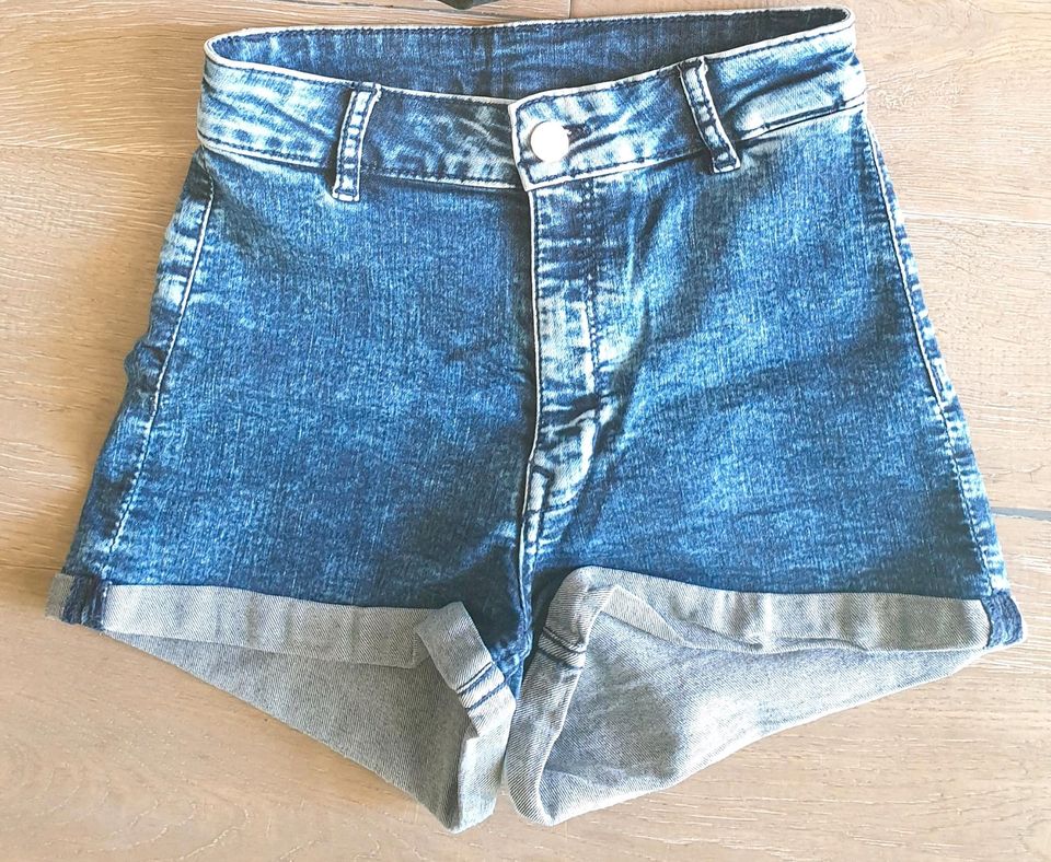 H&M kurze Hose Shorts Hot Pants Gr.34 Gr.XS in Düsseldorf