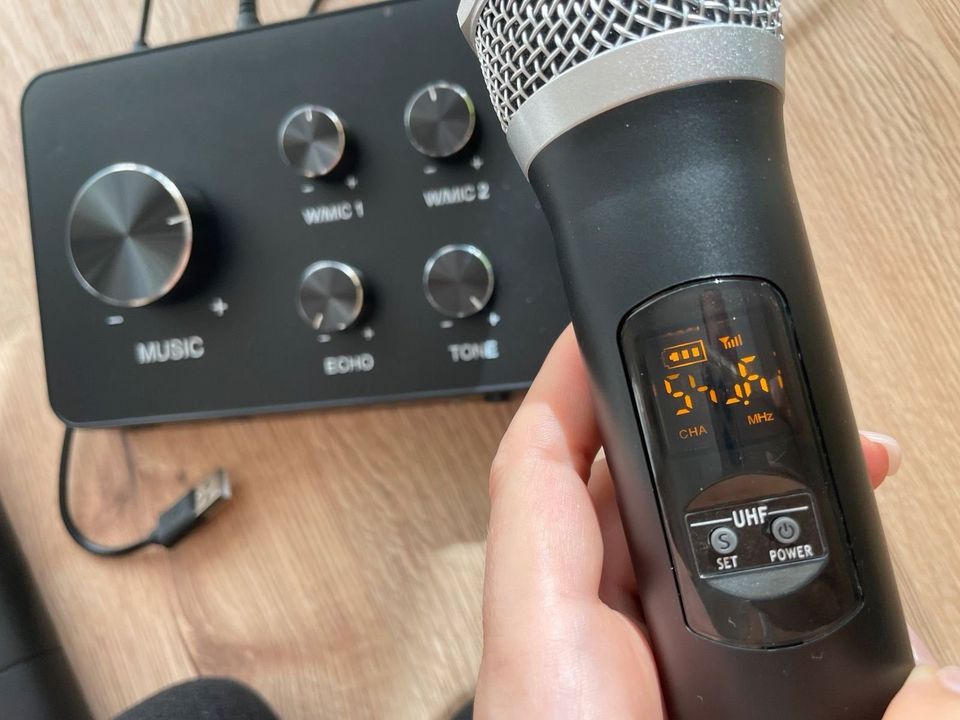 UHF Drahtloses Mikrofon, Bluetooth in Berlin