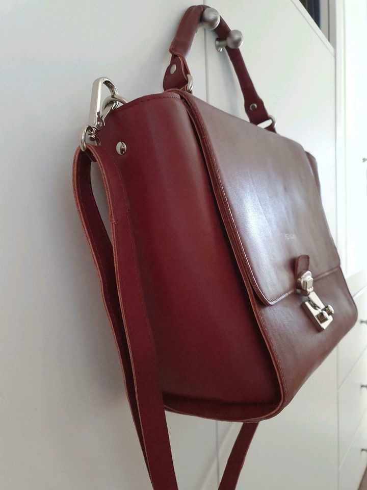 Feynsinn Handtasche Schultertasche bordeaux burgundy TOP in Aschheim