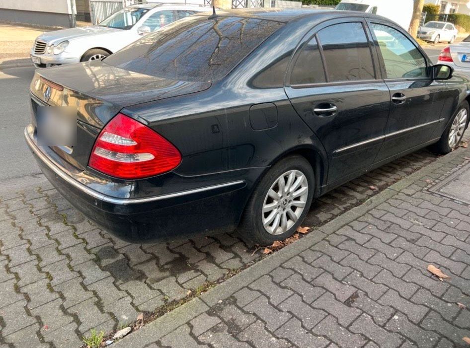 Mercedes e240 Automatik elegance in Frankfurt am Main