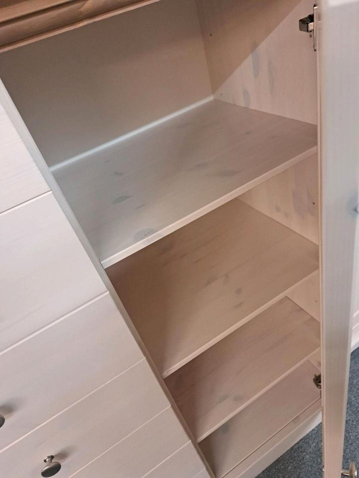 Vitrinen-Schrank UVP/499€ ink.Mwst bei uns 219€ in Essen