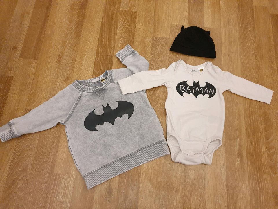 Batman Set H&M Mütze Body Pully Pullover 62 68 in Hallbergmoos