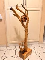 Skulptur mit Skull aus 24 Jahre alten Olivenbaumstamm Berlin - Wilmersdorf Vorschau