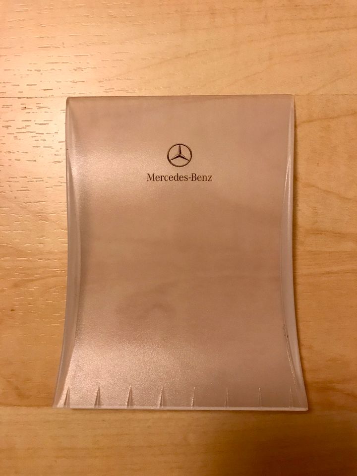 Mercedes Benz Winter Eiskratzer Eisschaber Schnee in Dresden