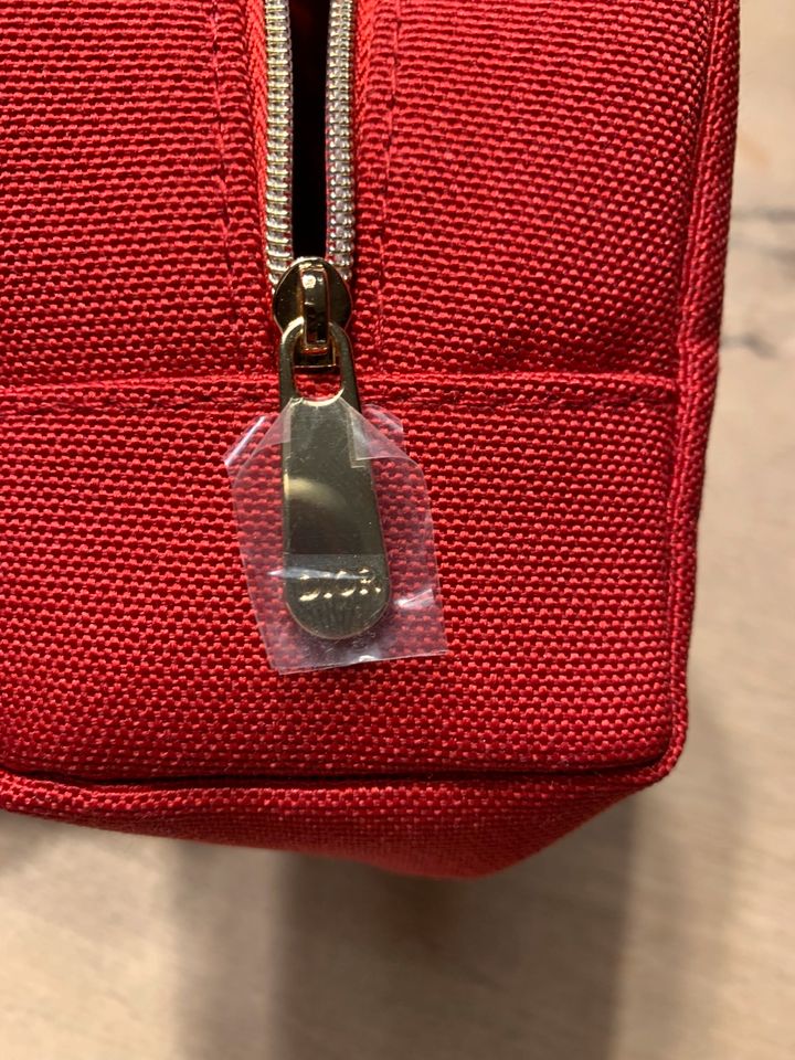 Dior Schmicktäschchen, rot, neu in Riemerling