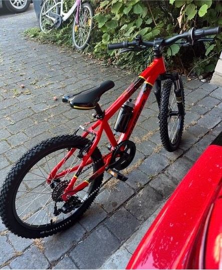 20 Zoll Decathlon ST900 Rockrider Kinderfahrrad, NP: 399€ in Köln