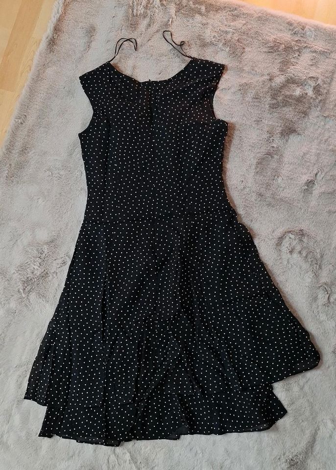 Kleid schwarz weiße Punkte Gr.M in Linthe