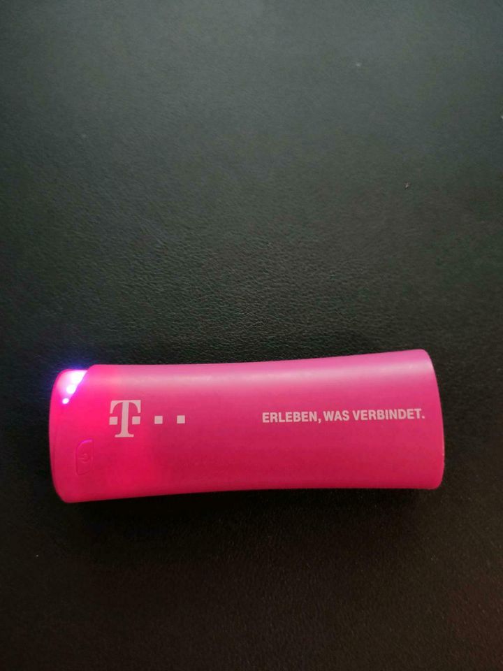 Telekom Powerbank 2600 mAh Akku Taschenlampe Lader Charger in Mannheim