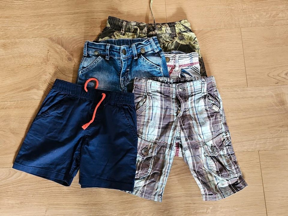 Gr 98/104 Set 5x kurze Hose H&M Sturdy in Schüttorf