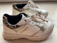 Tommy Hilfiger Sneaker Turnschuhe weiß Mädchen Gr.36 Nordrhein-Westfalen - Hiddenhausen Vorschau