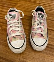 Chucks Sportschuhe Converse in rosa/gemustert low Gr. 36 TOP Berlin - Tempelhof Vorschau