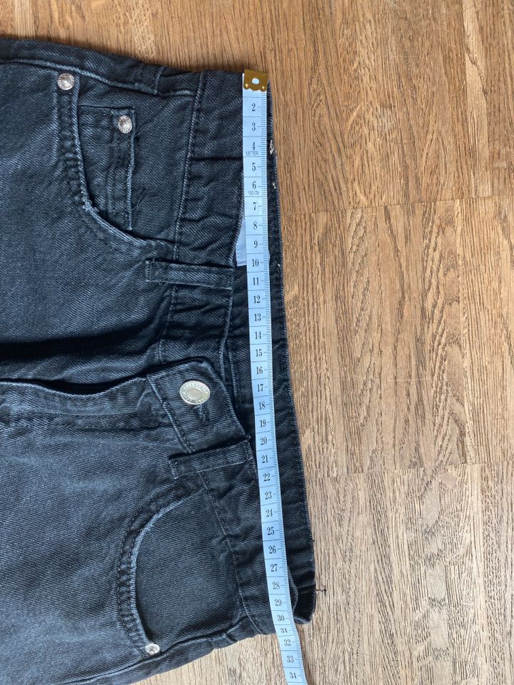 ZARA Mädchen Jeans mom fit Gr. 152 schwarz in Lübeck