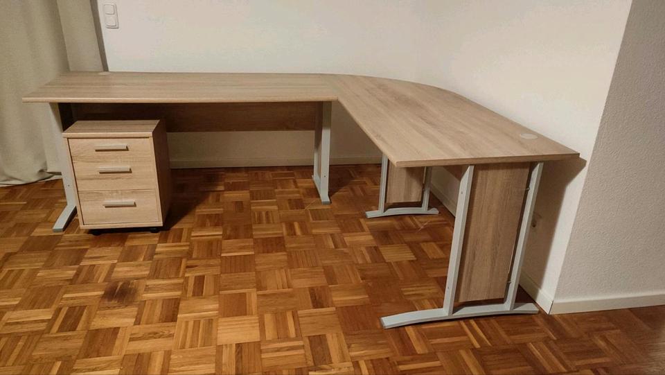 Schöner Eck-Schreibtisch mit Rollcontainer in Sonoma Eiche in Solingen