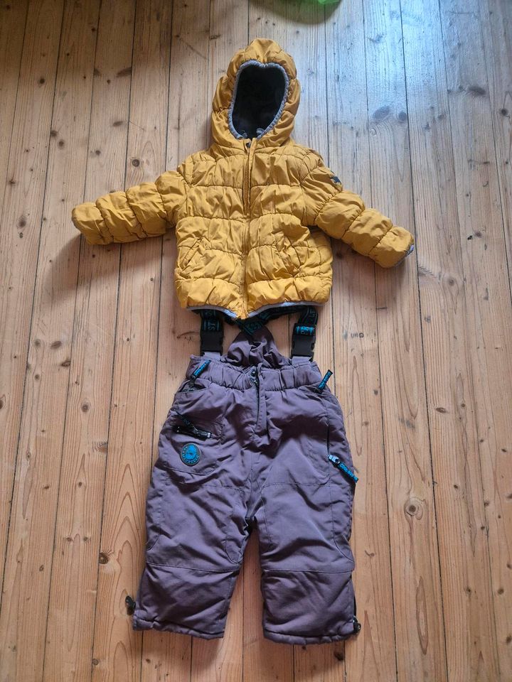 Schneeabzug Winterjacke Schneehose Gr. 86 in Au