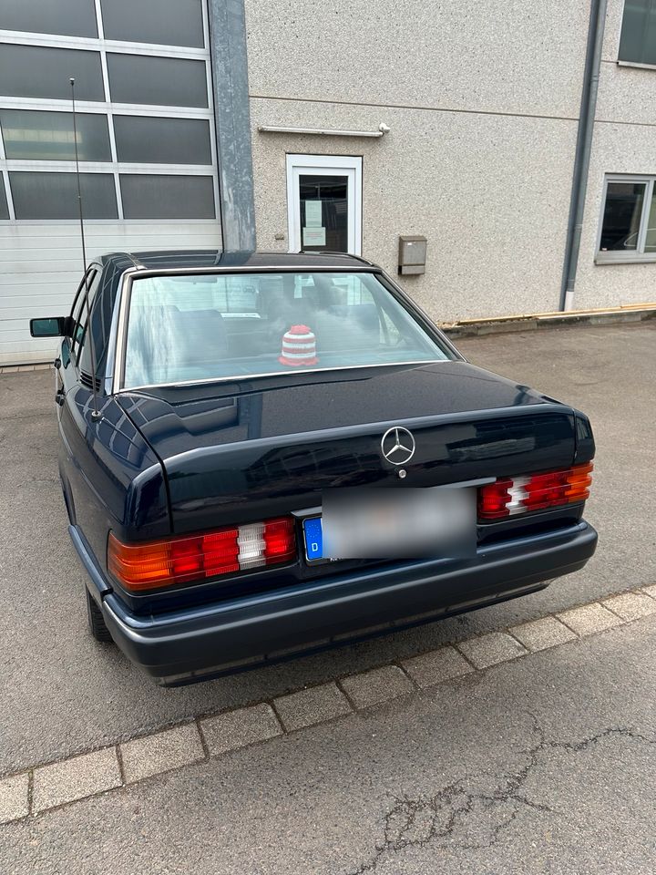 Mercedes Benz E190 2.0 in Kall