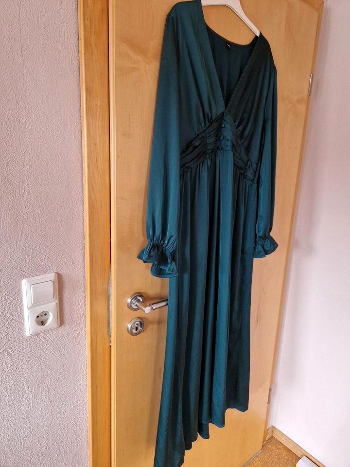 Langes Kleid petrol gr. 46 lange Ärmel, mit leichtem Beinschlitz in Wiernsheim
