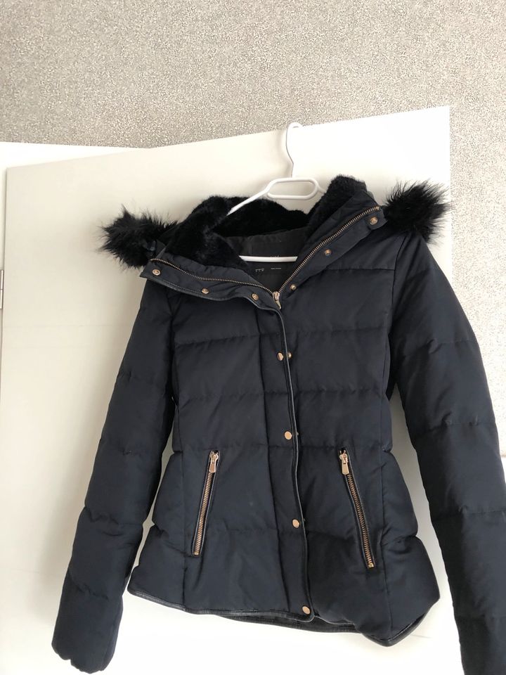 Zara Jacke gr S in Gummersbach