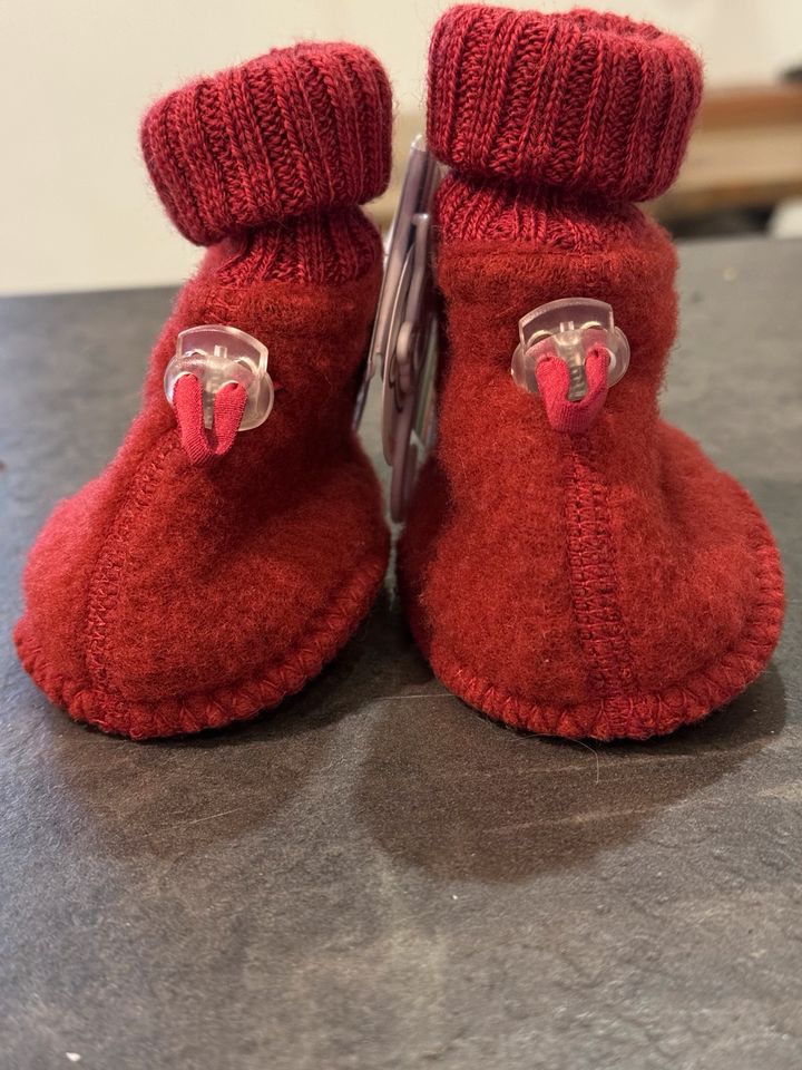 Joha Merino Wolle baby booties Hüttenschuhe sleeping schlaf in Oschatz