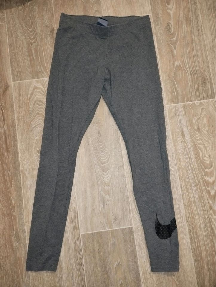 Leggings Nike Grau S in Halle