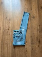 Neuw. hellblaue H&M Skinny Low Waist Damen Jeans W 25 L 32 Niedersachsen - Schöningen Vorschau