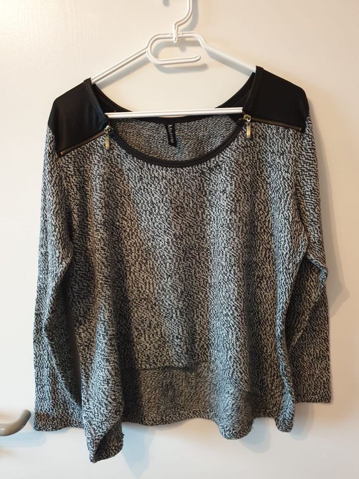 Pullover Pulli Madonna „S/M“ grau/schwarz TOP!! in Remscheid