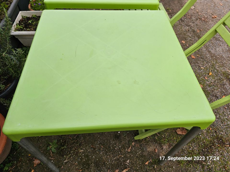Möbelset Tisch 70 x 70 cm + Stuhl klappbar 2 Sets in Köln