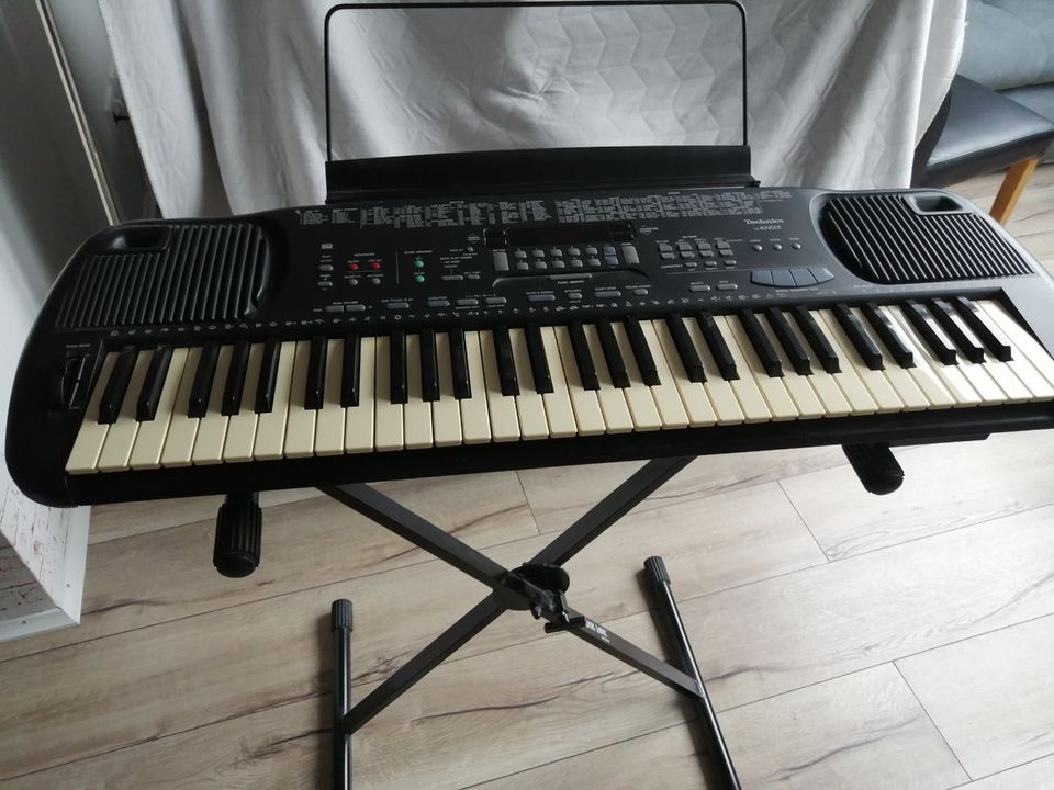 Keyboard KN501 mit Ständer in Oftersheim