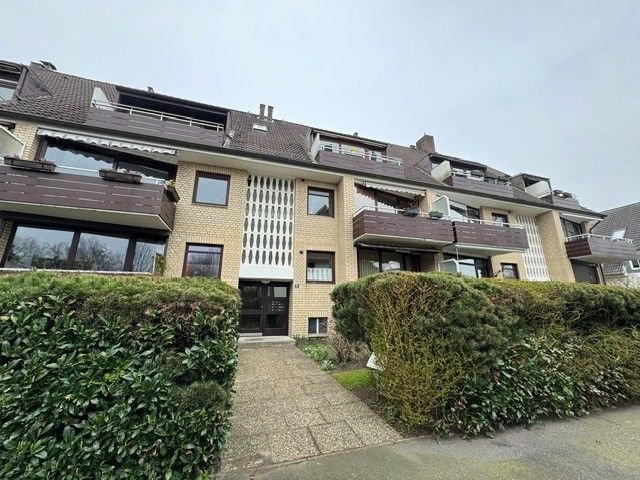 Gepflegte 3 Zimmer Wohnung mit  zwei Balkonen in HH-Bramfeld/Wellingsbüttel, ruhige Lage in Hamburg