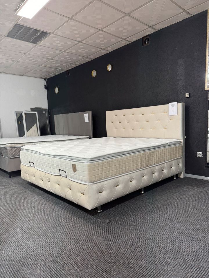 Boxspringbett 180x200 Bettkasten Matratze H4 Topper Neu in Oberhausen