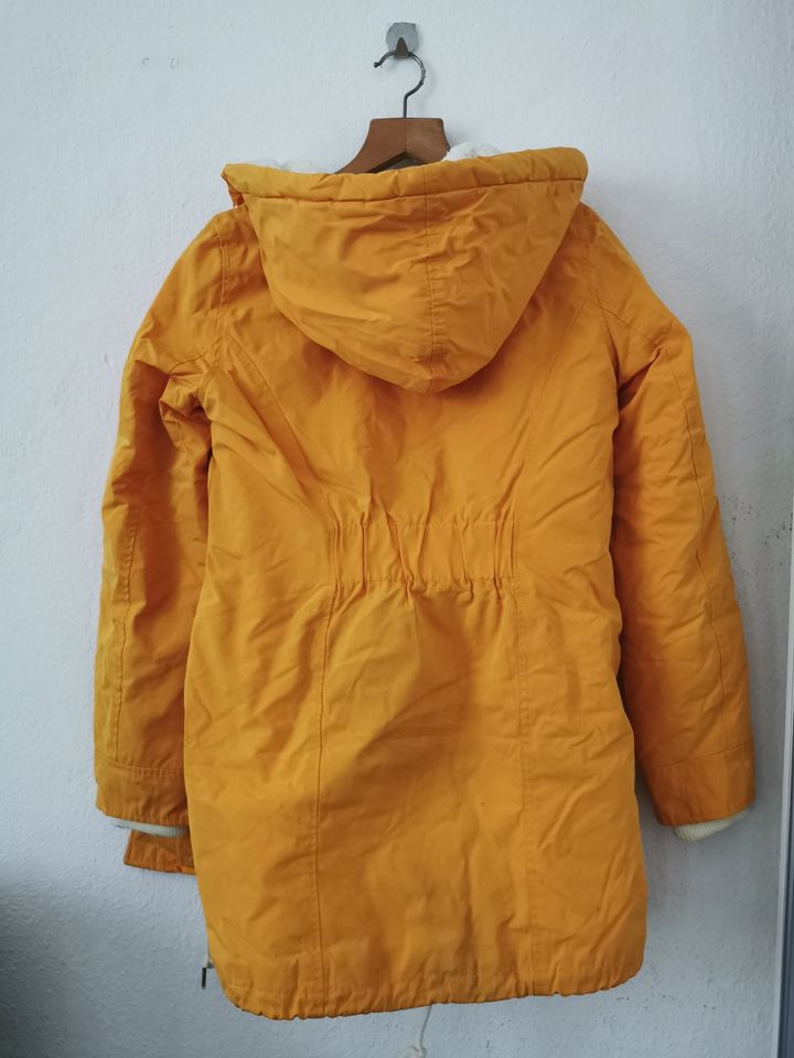 Jacke Winterjacke Parka Review Gelb in Nürnberg (Mittelfr)