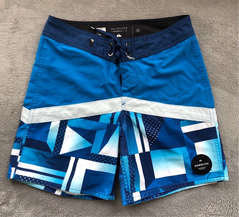 Quiksilver Hose Short *** super schön *** Größe 140 in Saalfeld (Saale)