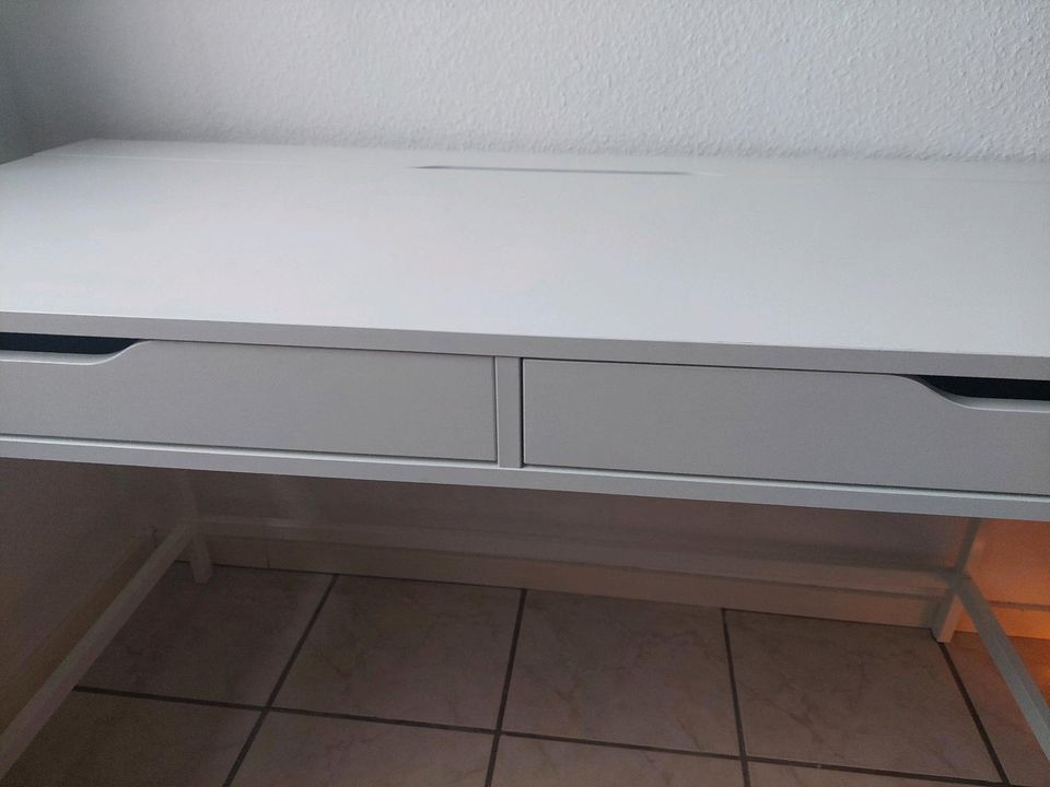 Top gepflegter ikea IKEA Micke MICKE schreibtisch Tisch zocken in Wesel