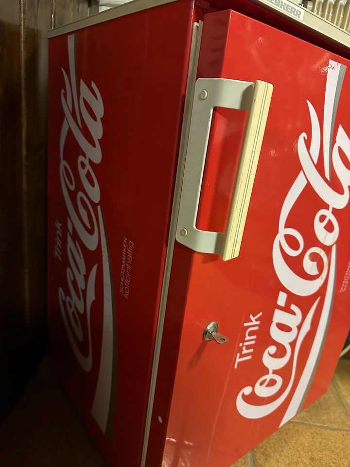 Coca Cola Kühlschrank Liebherr mit Schlüssel in Frankenthal (Pfalz)