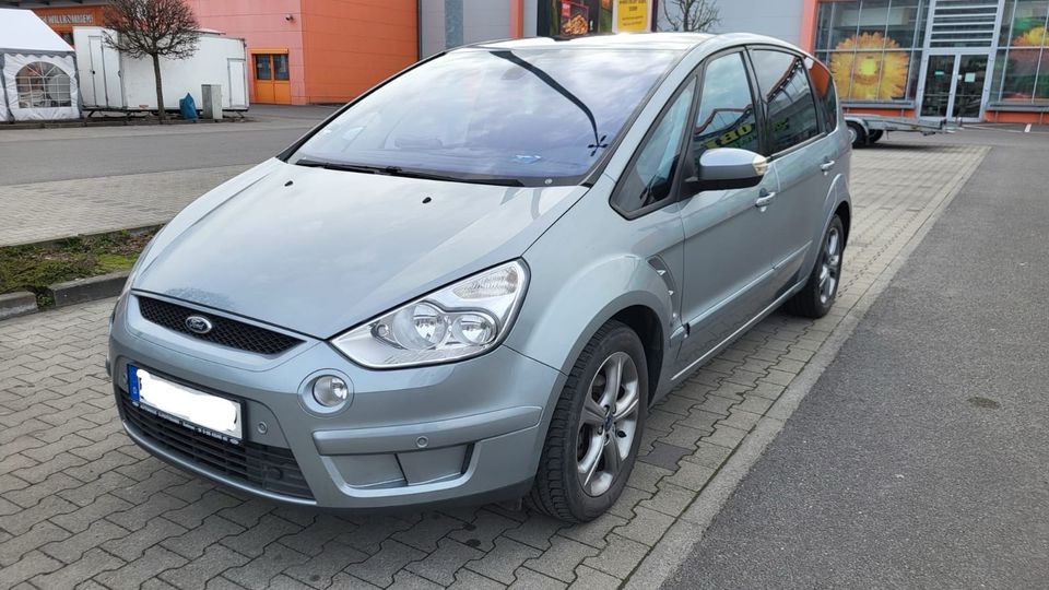 Ford S-Max Titanium in Berlin