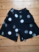 schwarz bunte Vintage Bermuda Shorts kurze Hose Sommerhose bunt Berlin - Reinickendorf Vorschau