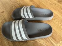 Adidas Badeschuhe / Badelatschen / Adiletten, Gr. 40,5 Niedersachsen - Bad Fallingbostel Vorschau