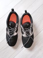 NIKE SNEAKER SPORTSCHUHE TURNSCHUHE GR 42 Schwarz KAUM GETRAGEN Niedersachsen - Alfeld (Leine) Vorschau