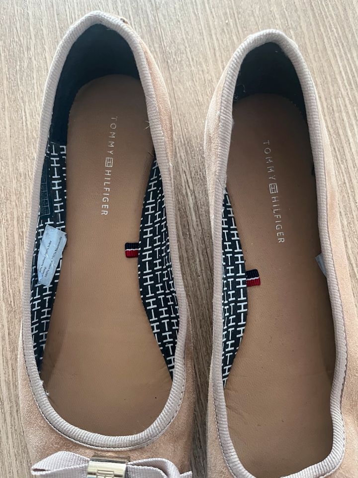 Tommy Hilfiger Ballerinas Beige Gr. 37 in Krefeld