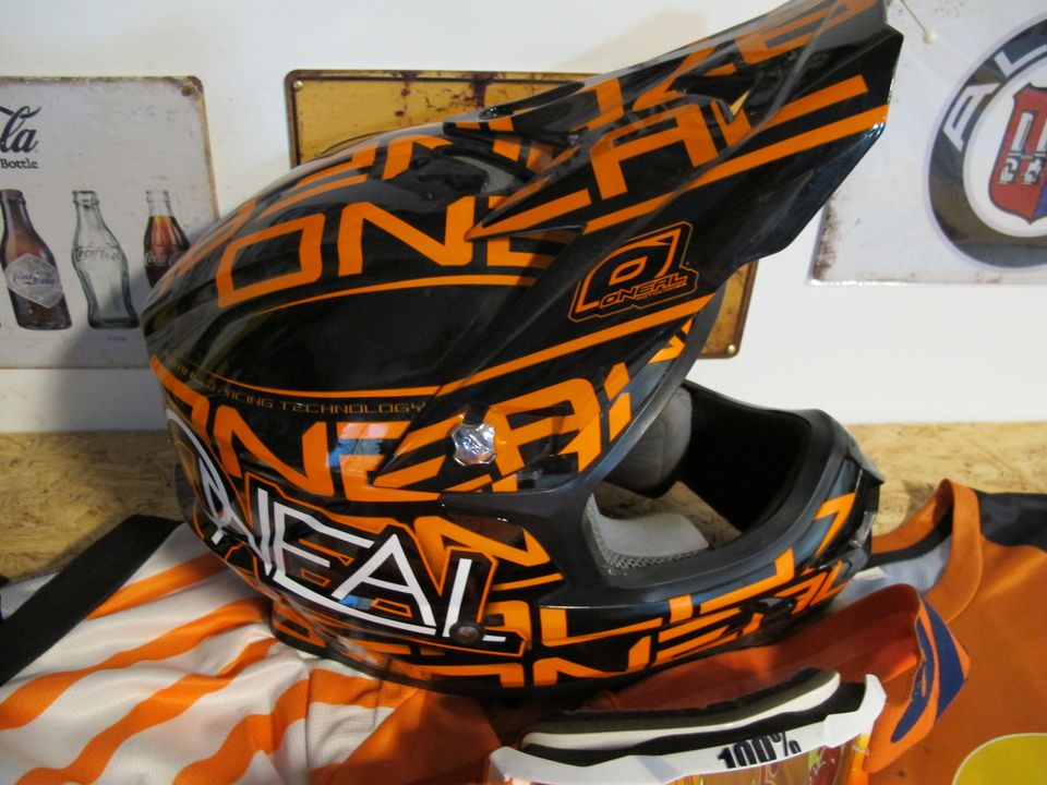 Motorcross Panzer Shirts Helm Brille Dainese Oneal KTM orange in Fürstenzell