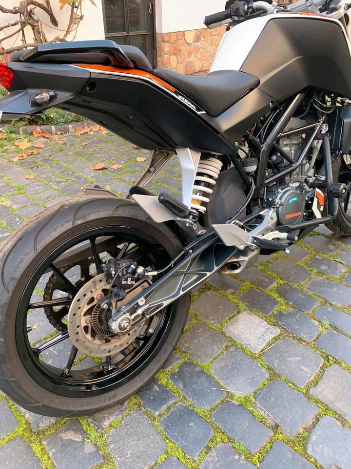 KTM Duke 125 in Bruchköbel