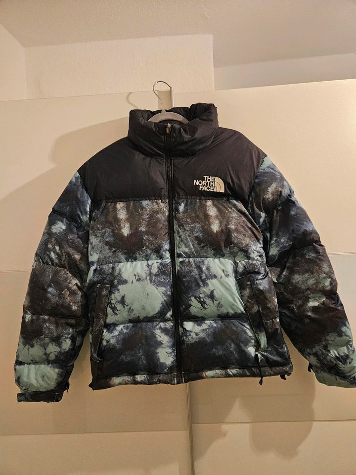 The North Face 1996 Retro Nuptse Jacke in Poseritz